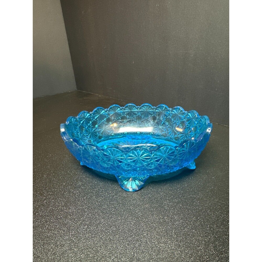 Vintage Blue Daisy Button 4-Footed Pressed Glass Bowl‎